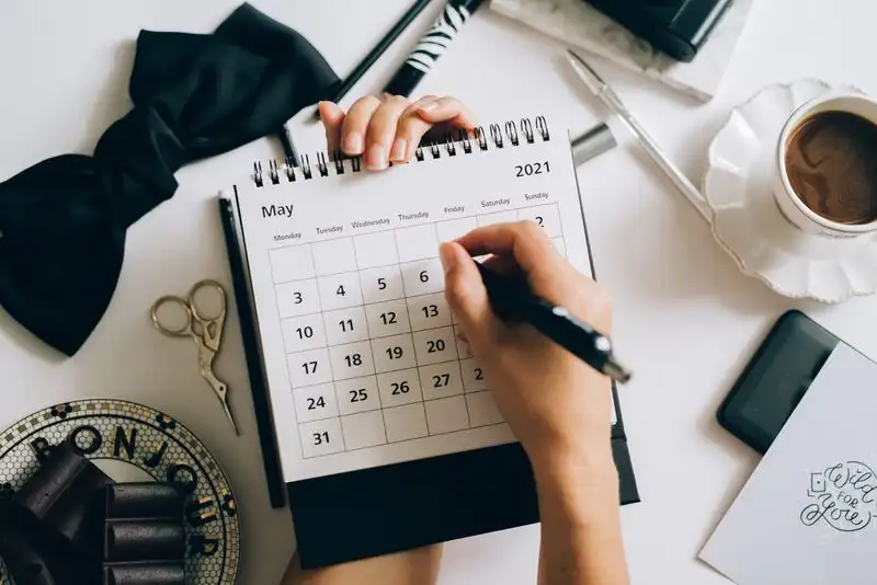 Calendar and diary for booking a driveway installation