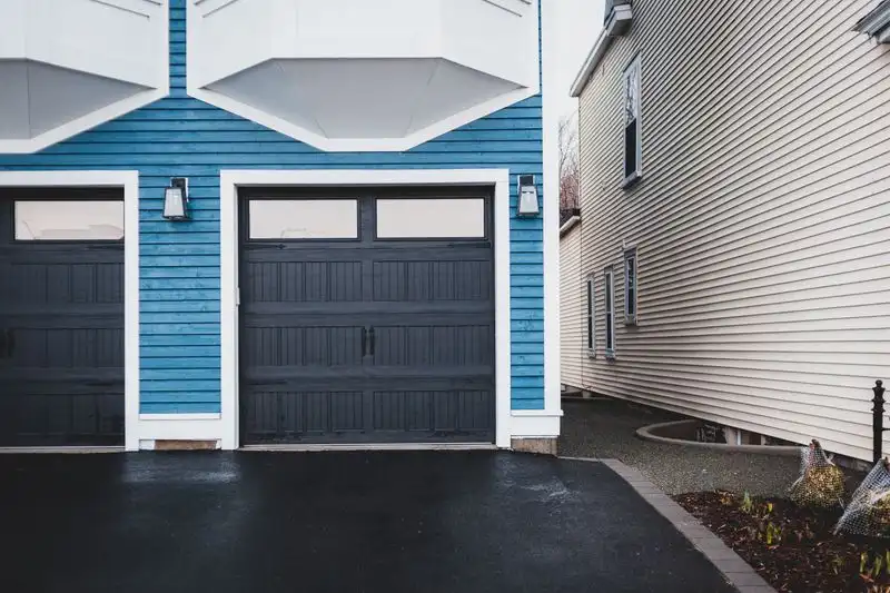 A clean resin driveway that needs no sealing