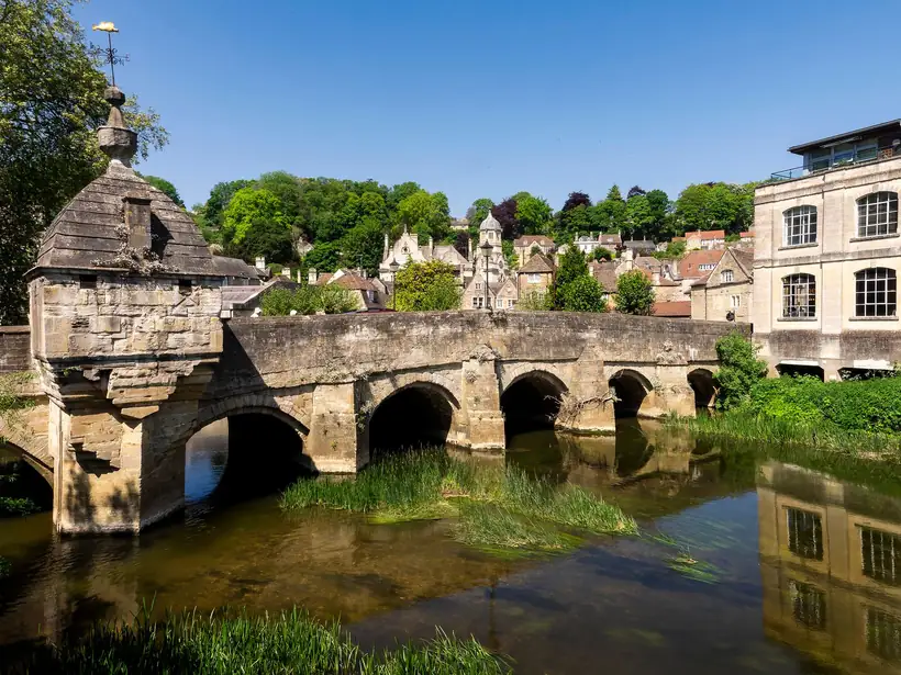 Stone bridge over the Bristol Avon in Wiltshire near Chippenham