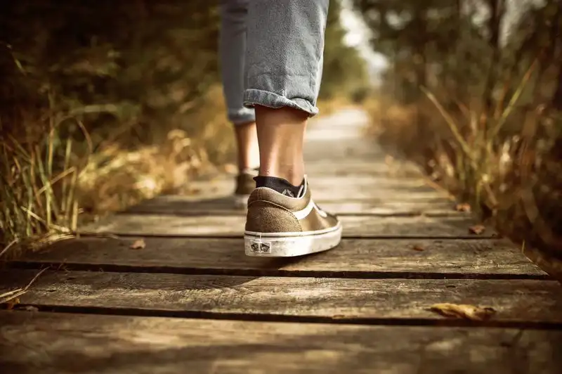 Walking safely across a driveway surface