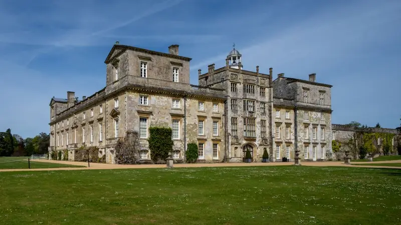 Bowood House & Gardens