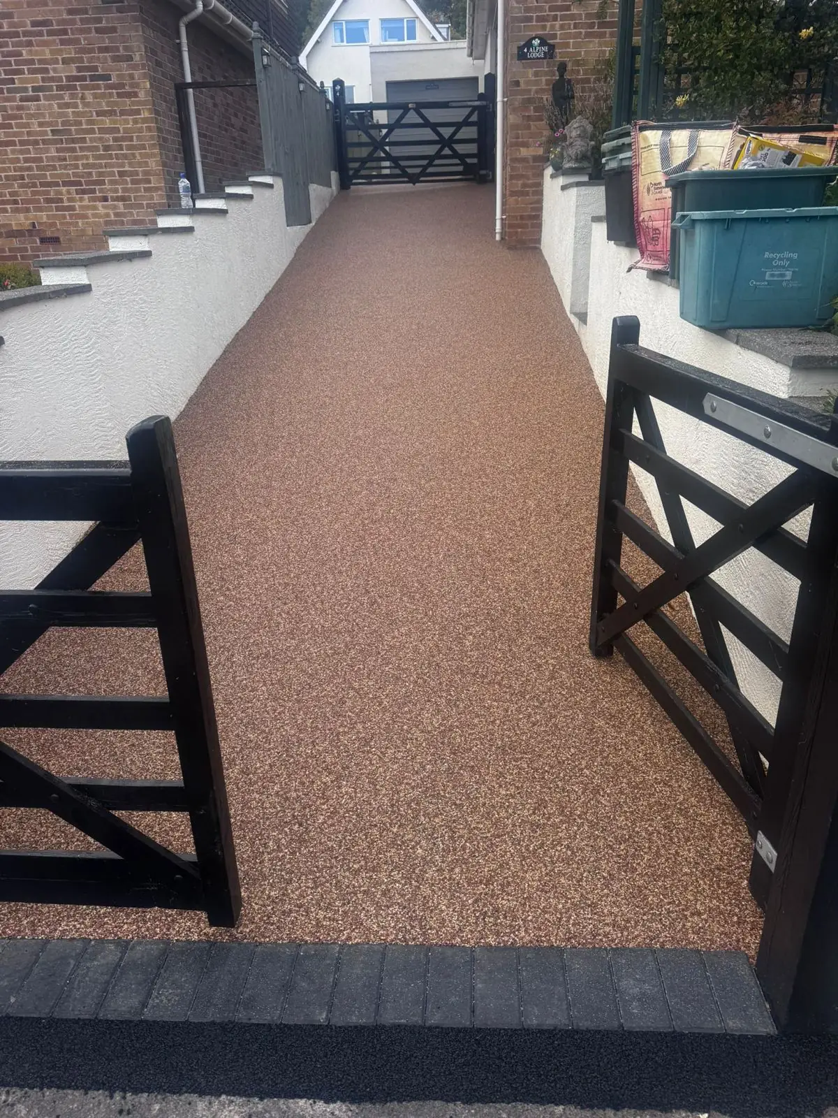 Resin bound pathway installation in Swindon